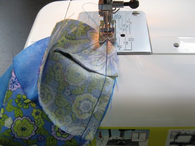 Мастер-класс «Косметичка» выполненный на электромеханической швейной машине Janome Anna